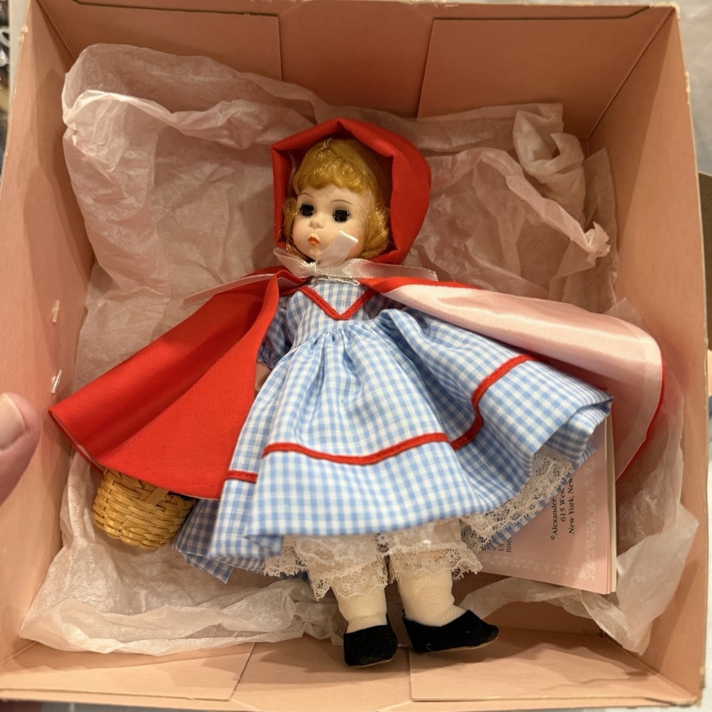 Madame Alexander Red Riding Hood Doll #482 8" Miniature Showcase w Box Tag